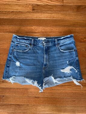 Abercrombie & Fitch The Mom Short High Rise